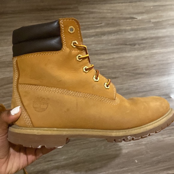 Womens Wheat Timberland Boots - Picture 2 of 4